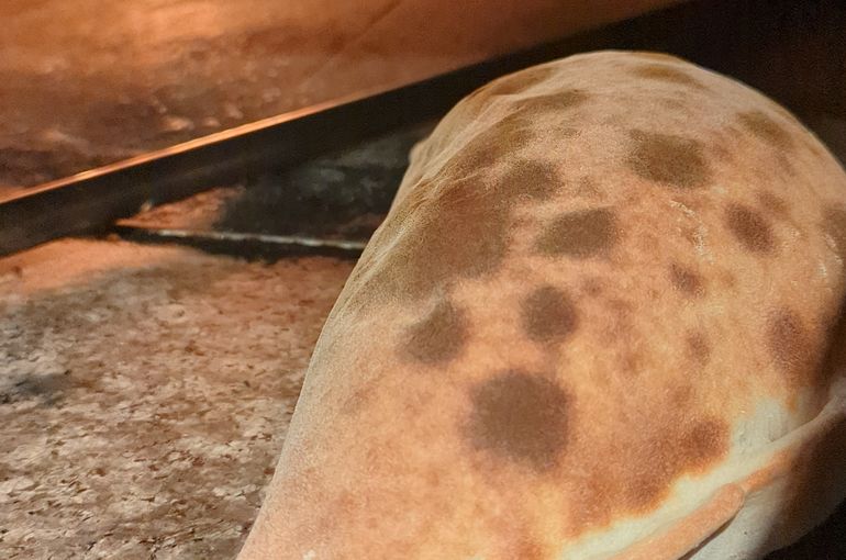 包み焼きカルツォーネ